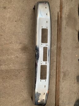 nárázník Ford Bronco,mustang f150?? - 2