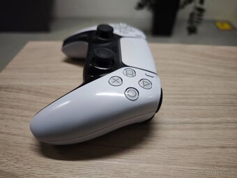 PS5 ovládače - 2