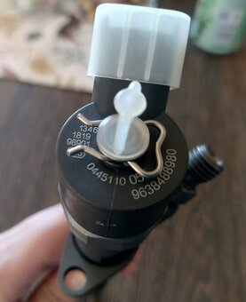 Vstrekovacie trysky 2.0 HDI 16v  0445110057 - 2