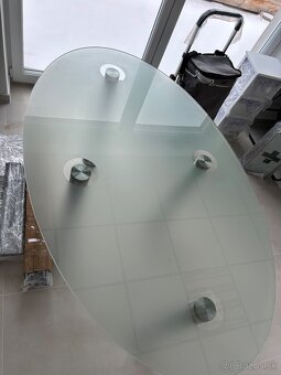 Sklenený jedálenský stôl - 2