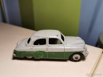 Dinky toys Vauxhall Cresta - 2