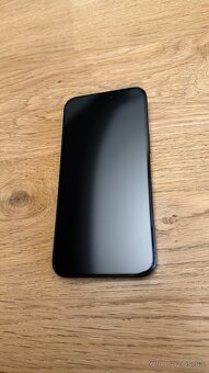 iPhone 15 Pro Max - 256 GB - čierna farba - 2
