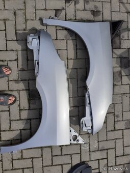 predam predny blatnik na citroen C8 strieborny - 2