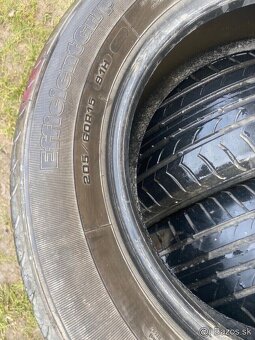Predám letné 205/60r15  5mm - 2
