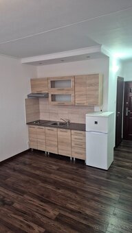 Garsónka len na dlhodobý prenájom pre jednu pracujúcu osobu. - 2