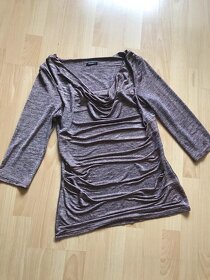 Leskly top s vodovym vystrihom ROMAN - 2