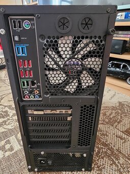 Stolný PC AMD FX 8320/R9 280X/16GB Ram - 2