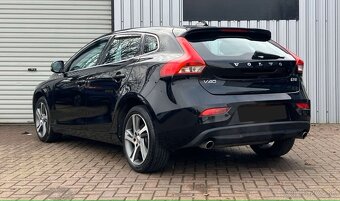 VOLVO V40 2.0 D3 Inscription - 2
