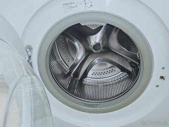 Predám práčku Electrolux 6kg 1200rpm - 2