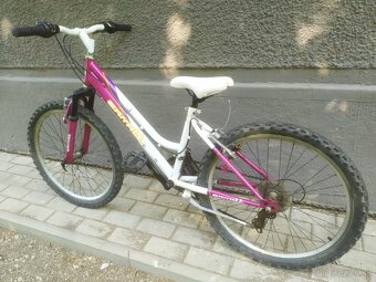 Dievčenský bicykel 24" - 2