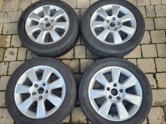 Predám originál zimnú sadu Škoda Superb 205/55 R16 - 2