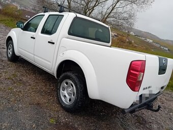 Predám Nissan Navara 4x4 2,5 dci 2013 DPH, 140 kw - 2