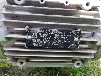 Elektromotor Siemens s prevodovkou - 2