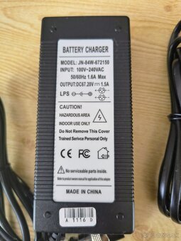 Predam nabijacku 67.2V 1.5A  s portom XLR3 - 2