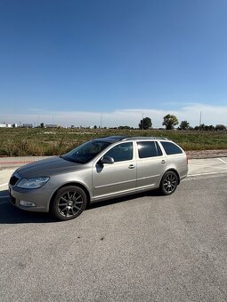 Škoda Octavia 2.0 TDI DSG combi - 2