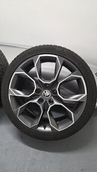 skoda extreme zimne 225/40 r19 - 2