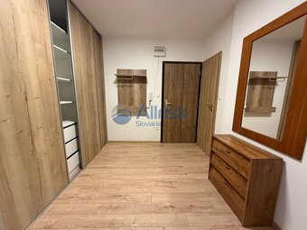 Priestranný 2-izbový byt po kompletnej rekonštrukcii vo vyhľ - 2