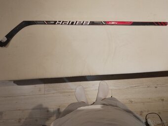 Predám Hokejku Bauer nsx junior - 2