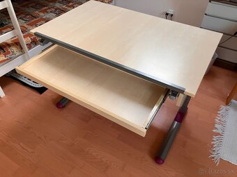 Detský výškovo nastaviteľný stôl - 2