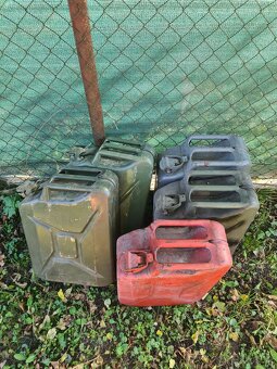 Predám 20l kanistre na naftu, benzín - 2