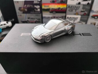 Porsche 911 a GT4 RS - 2