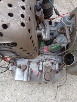 Predám tento motor manet - 2