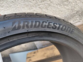 1ks letna Bridgestone 225/40R19 - 2