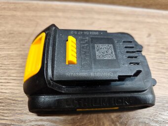 akubatéria dewalt 18V_1,5Ah - 2