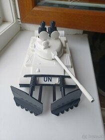 Tank UN ites -- odminovač . - 2