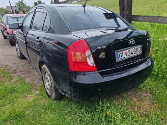 Hyundai Accent - 2