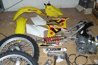 Suzuki RMZ 450 2007 na dily - 2