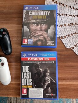 PS4 Pro 1TB + Volant, pedále a stojan - 2