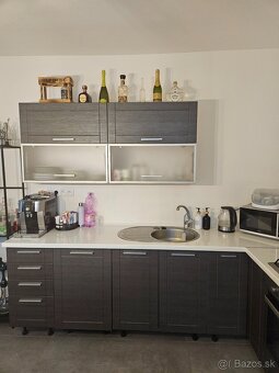 „Kuchynská linka 2,6x2,3 m + spotrebiče - 2