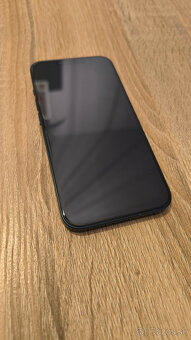 Predám iPhone 14 256GB – Midnight 97% batéria - 2