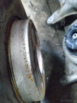 brzdový strmeň A4 B8  A5 8T - 2