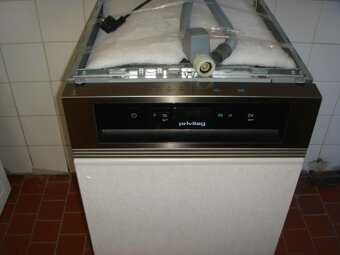 umývačka riadu - myčka - 2