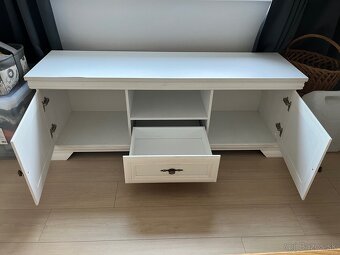 Skrinka pod TV - 2