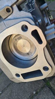 Blok motora 6.5hp na poškodený - 2