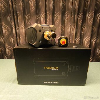 Fanatec Podium DD2 (25\text{ Nm}) + E-Stop, krabica - 2
