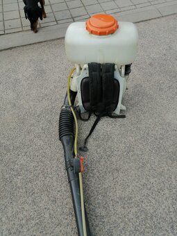 postrekovač Stihl - 2