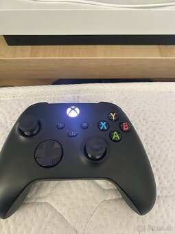 Predám/Vymením Xbox One X 1TB + ovládač - 2