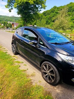 Ford Fiesta 1,2 benzín manuál r.v.2009 - 2