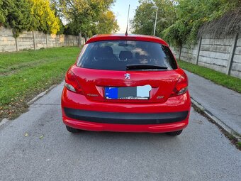 Predám Peugeot 207 1.4i 70kw r.v.2012/3 Najazdené: 139.000km - 2
