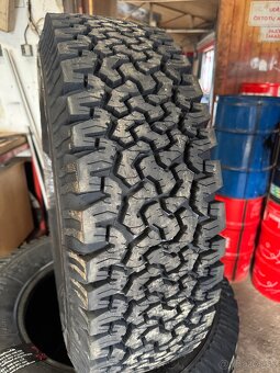 Pneu 225/70 R18 - 2