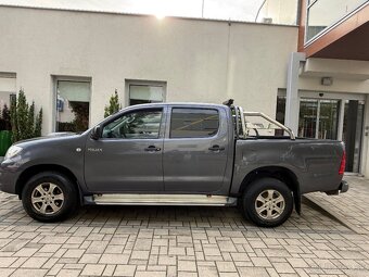 TOYOTA HILUX 2.5D 4X4 + UZÁVIERKA ZAD. DIFERENCIÁLU - 2