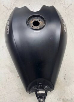 Ducati Diavel Nádrž - 2