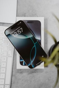 iPhone 16 pro 128GB Silver - 2