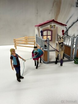 Schleich box s koňmi  + umývací box s koňom - 2