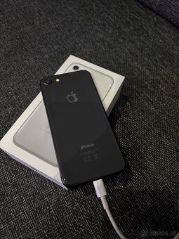 iPhone 8 na diely - 2