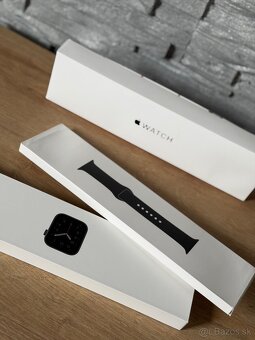 Apple Watch SE 44mm - 2